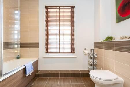Apartment Central, Stunning 2 Bed With Parking! Cambridge (Cambridgeshire)